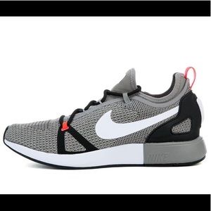 BRAND NEW Nike Men’s Duel Racer, Size: 10.5